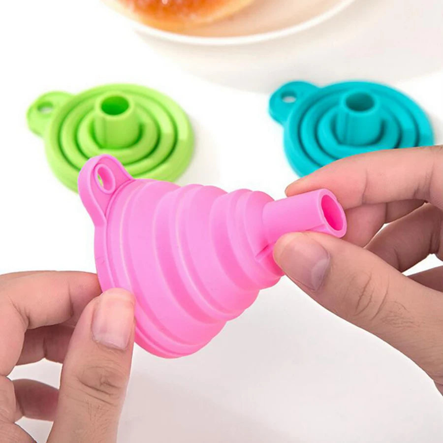 Set de 4 Entonnoirs Pliables en Silicone — Pratique et Compact pour Transvaser Liquides et Ingrédients !